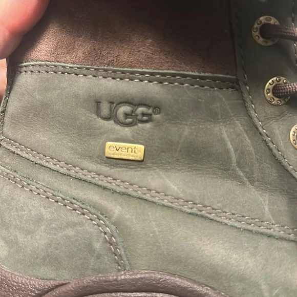**SOLD ON EBAY**UGG Adirondack ll waterproof women’s green & brown snow boots - Picture 9 of 10